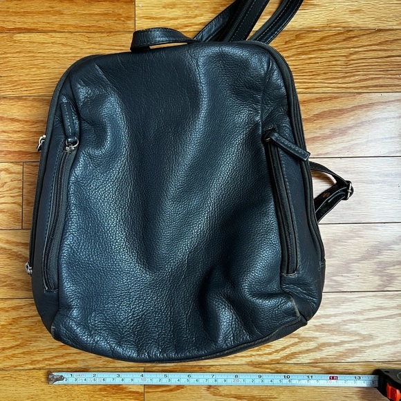 Leather Backpack/messenger in charcoal with red interior - Picture 3 of 11